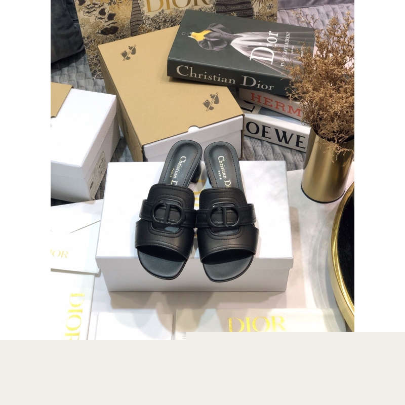 ch**an D*or slippers